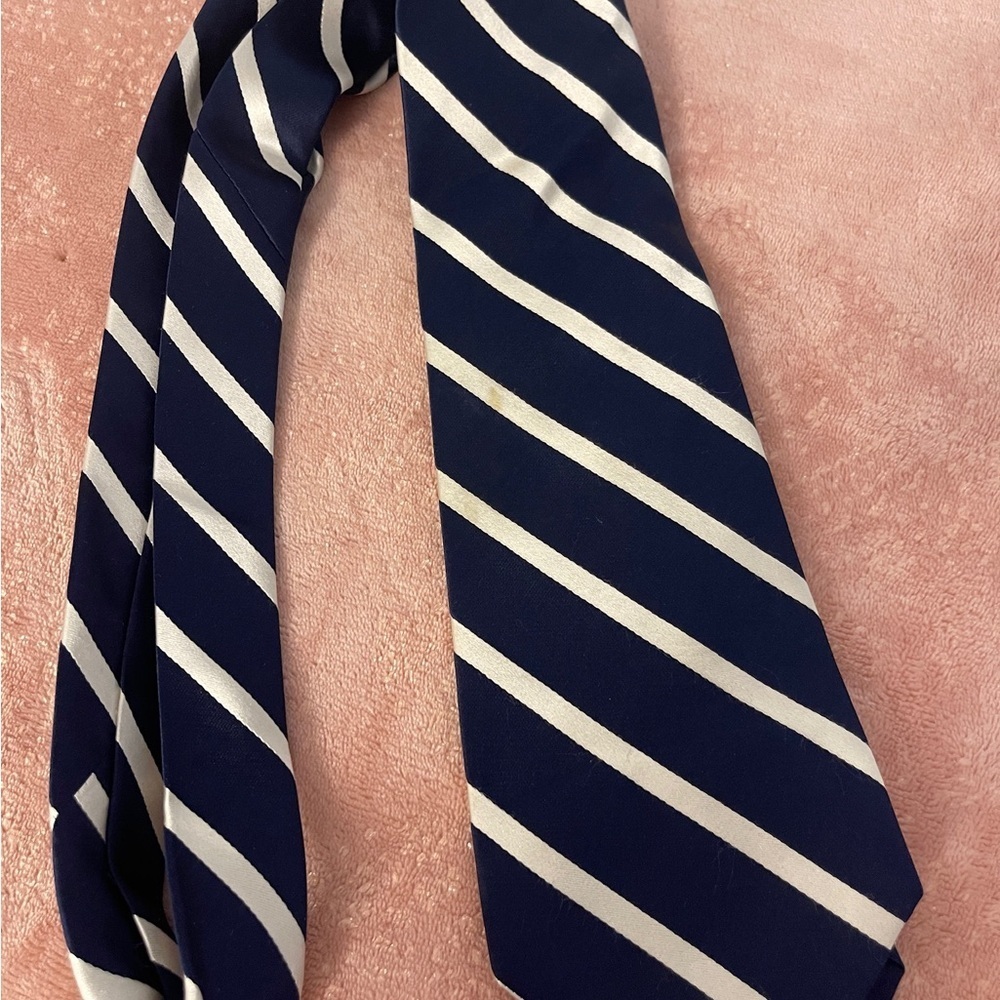Croft & Barrow Navy and White Striped Tie - Picture 3 of 6